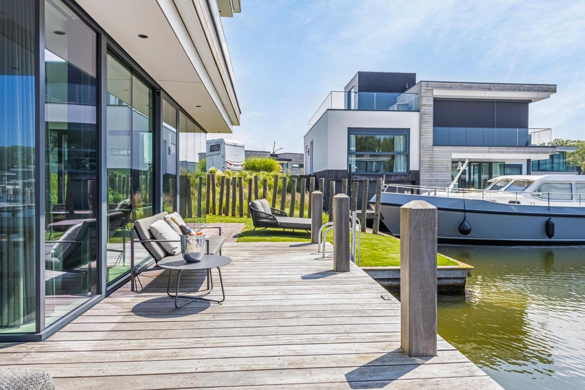 Lake House With Dock At Lake Veere, Zeeland Arnemuiden Kültér fotó