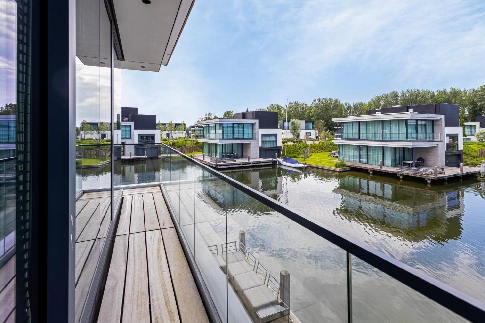 Lake House With Dock At Lake Veere, Zeeland Arnemuiden Kültér fotó